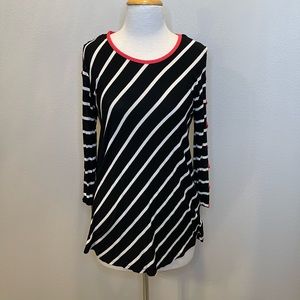 Black and white stripped top with pink